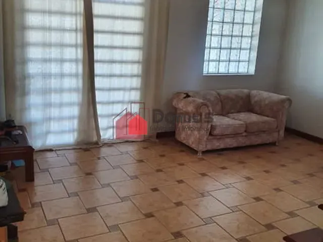 Casa com 130m², à venda, no bairro Parque São Domingos em Pindamonhangaba