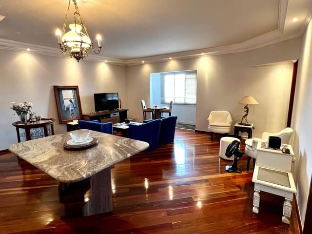 Casa com 288m² 3 quartos e 3 banheiros, à venda, no bairro Universitário em Londrina