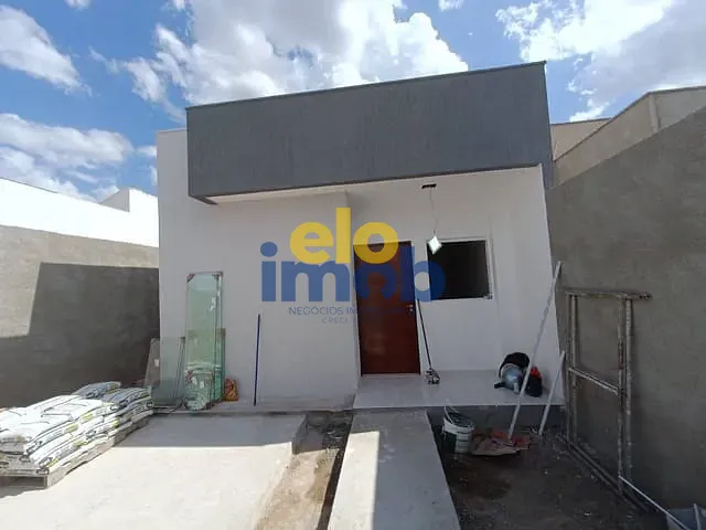 Casa 2 quartos e 1 banheiro, à venda, no bairro Alto do Moura em Caruaru