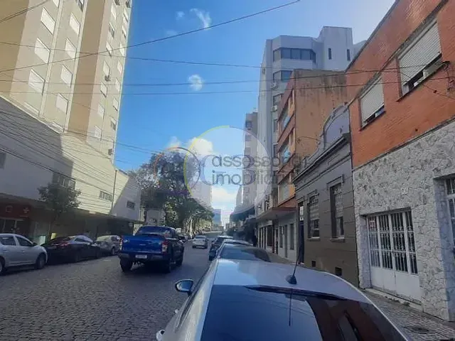 Casa 3 quartos e 2 banheiros, à venda, no bairro Centro em Pelotas