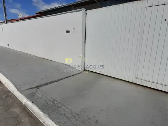Casa com 363m² 3 quartos e 2 banheiros, à venda, no bairro Caminho Novo em Palhoça