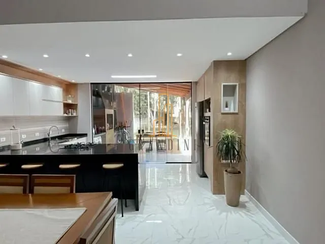 Casa com 180m² 4 quartos e 4 banheiros, à venda, no bairro Represa em Ribeirão Pires