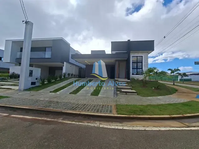 Casa com 376m² 3 quartos e 1 banheiro, à venda, no bairro Universidade em Vitória da Conquista