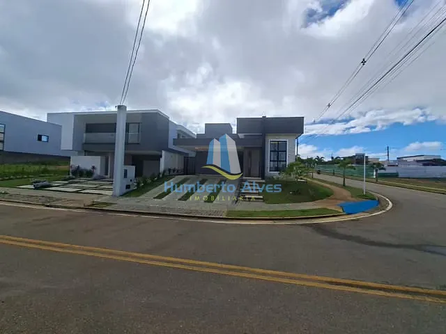 Casa com 376m² 3 quartos e 1 banheiro, à venda, no bairro Universidade em Vitória da Conquista