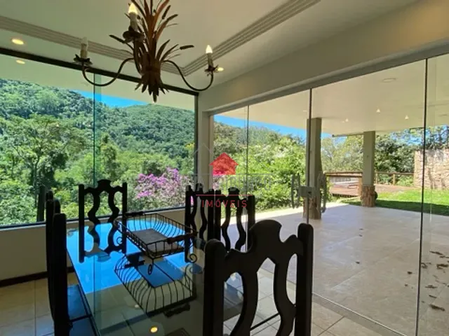 Casa com 2000m² 5 quartos e 5 banheiros, à venda, no bairro Mury em Nova Friburgo