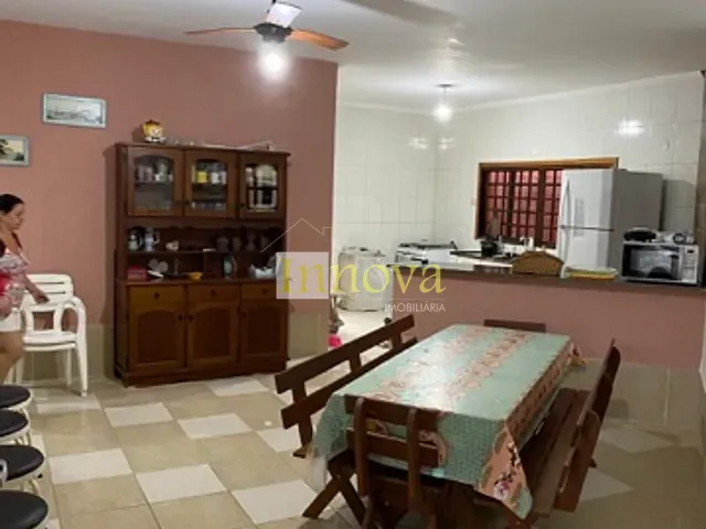 Casa com 392m² 3 quartos e 2 banheiros, à venda, no bairro Balneário Gardem Mar em Caraguatatuba