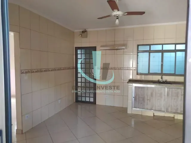 Casa com 255m² 2 quartos e 3 banheiros, à venda, no bairro PARQUE RESIDENCIAL VALE DO SOL em ARARAQUARA
