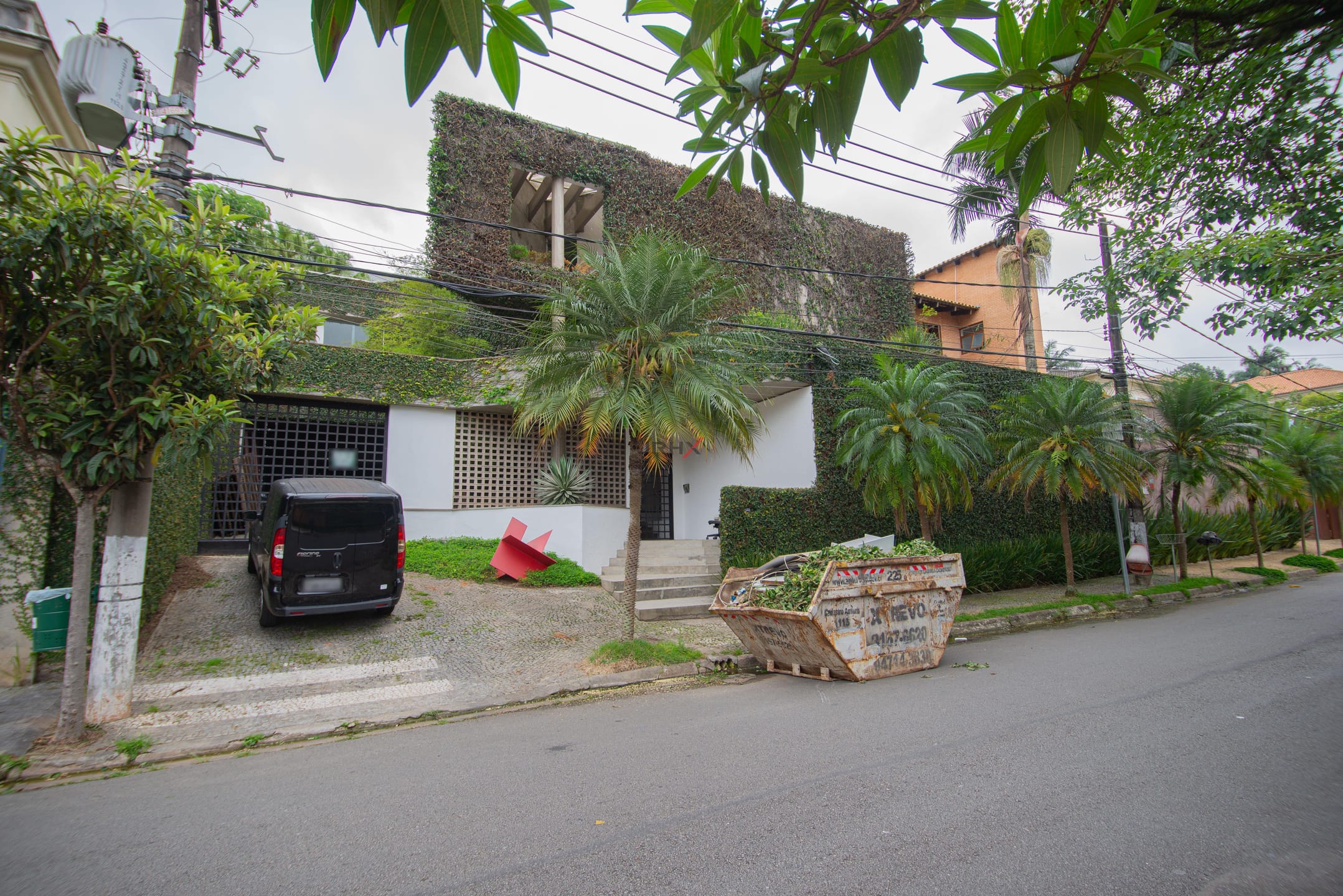 Casa à venda com 4 quartos, 700m² - Foto 1