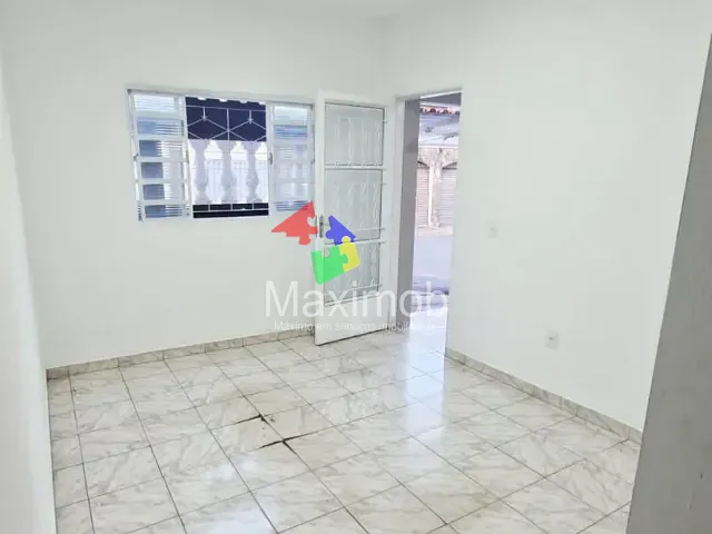 Casa com 250m² 3 quartos e 1 banheiro, para alugar, no bairro Jardim Magali em Itapira
