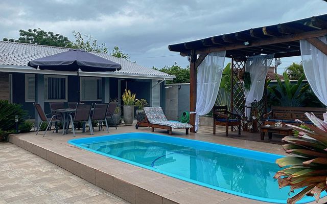 Casa com 380m² 3 quartos e 2 banheiros, para alugar, no bairro Praia do Sonho em Palhoça