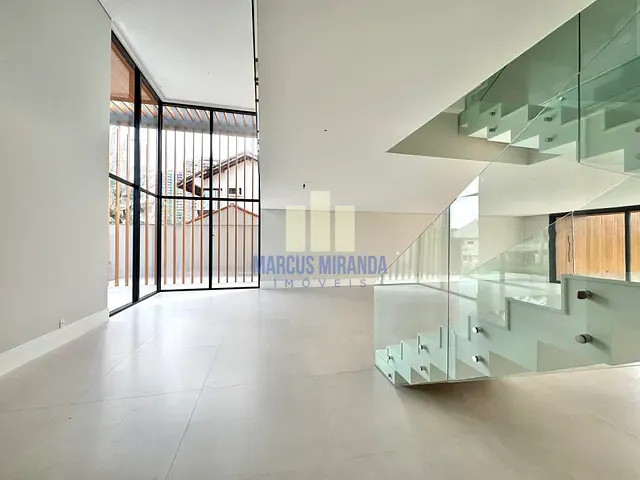 Casa com 1417m² 5 quartos e 10 banheiros, à venda, no bairro Barra da Tijuca em Rio de Janeiro