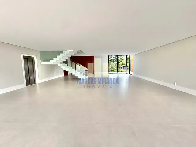 Casa com 1417m² 5 quartos e 10 banheiros, à venda, no bairro Barra da Tijuca em Rio de Janeiro