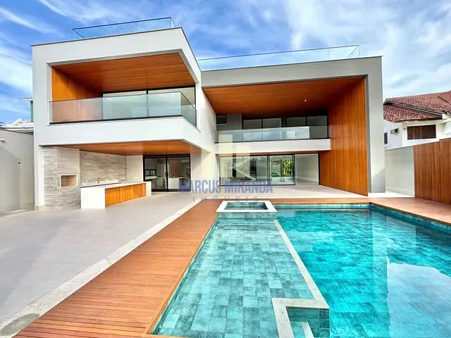 Casa com 1417m² 5 quartos e 10 banheiros, à venda, no bairro Barra da Tijuca em Rio de Janeiro