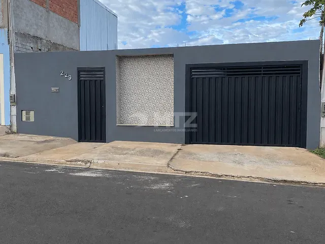 Casa com 200m² 2 quartos e 2 banheiros, à venda, no bairro Vida Nova Botucatu (Rubião Junior) em Botucatu