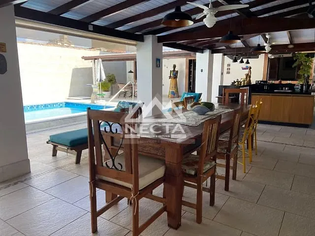 Casa com 420m² 5 quartos e 5 banheiros, à venda, no bairro Jardim Primavera em Caraguatatuba