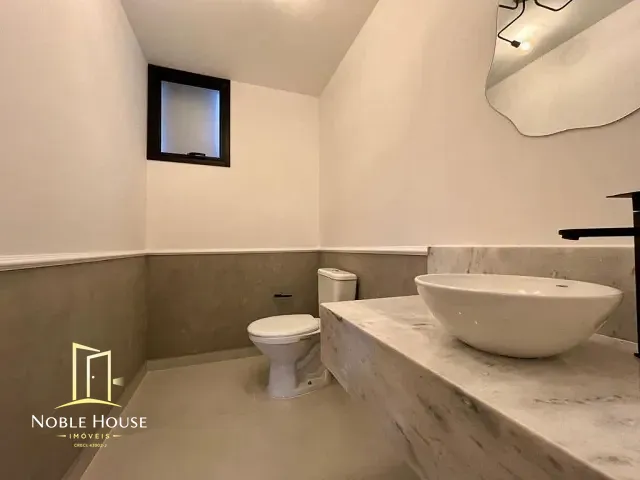Casa 2 quartos e 3 banheiros, para alugar, no bairro Vila Omízollo em Louveira
