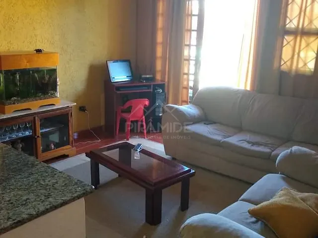 Casa com 160m² 3 quartos e 2 banheiros, à venda, no bairro Jardim Itamaraty II em Poços de Caldas