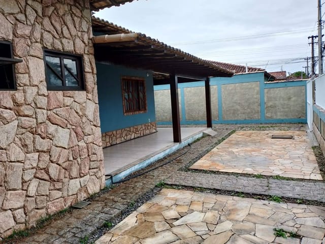 Casa 3 quartos e 3 banheiros, para alugar, no bairro Parque Zabulão em Rio das Ostras