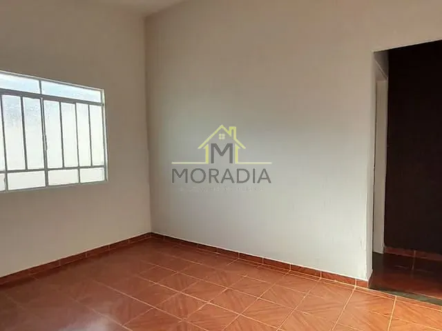 Casa com 250m², à venda, no bairro Vila Toninho Zeitune em Guaxupé