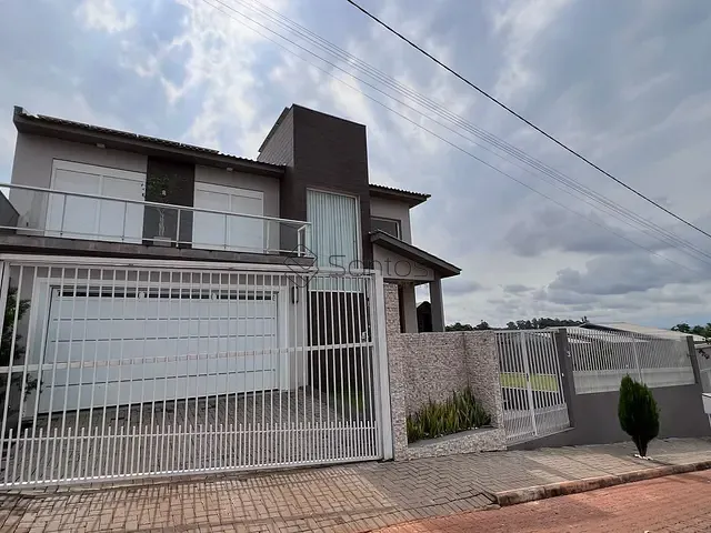 Casa com 502m² 3 quartos e 3 banheiros, à venda, no bairro Mundstock em Ijuí