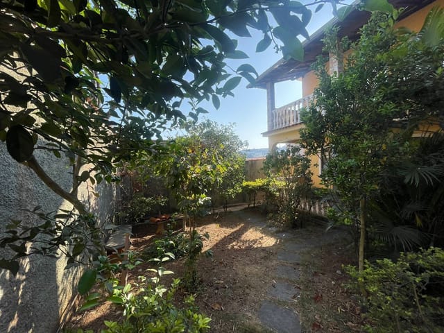 Casa 3 quartos e 2 banheiros, à venda, no bairro Dom Bosco em Belo Horizonte