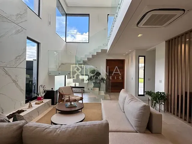 Casa com 330m² 4 quartos e 6 banheiros, à venda, no bairro Urbanova em São José dos Campos