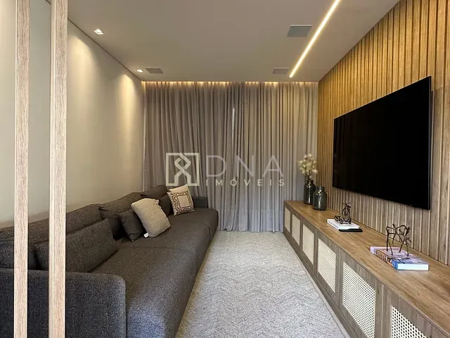 Casa com 330m² 4 quartos e 6 banheiros, à venda, no bairro Urbanova em São José dos Campos