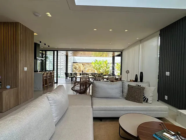 Casa com 330m² 4 quartos e 6 banheiros, à venda, no bairro Urbanova em São José dos Campos