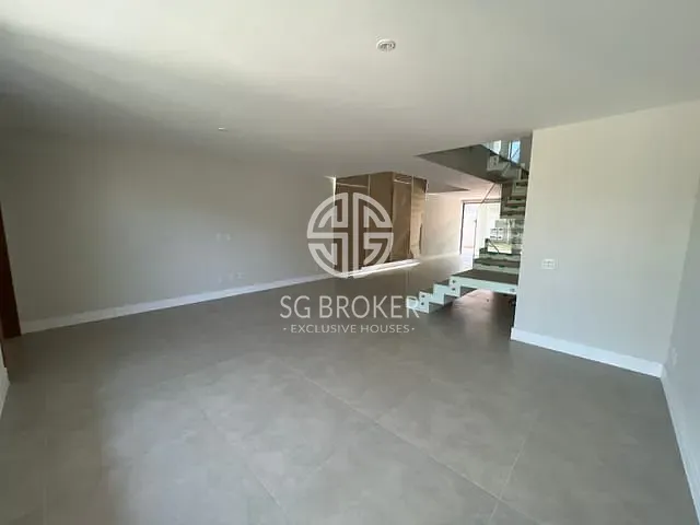 Casa com 250m² 4 quartos e 7 banheiros, à venda, no bairro Recreio dos Bandeirantes em Rio de Janeiro