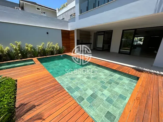 Casa com 250m² 4 quartos e 7 banheiros, à venda, no bairro Recreio dos Bandeirantes em Rio de Janeiro