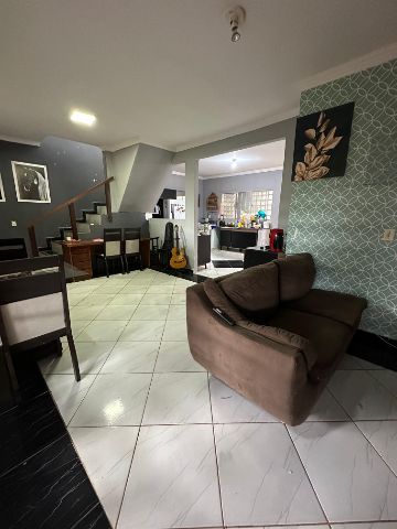 Casa com 200m² 4 quartos e 2 banheiros, à venda, no bairro Santa Maria em Brasília