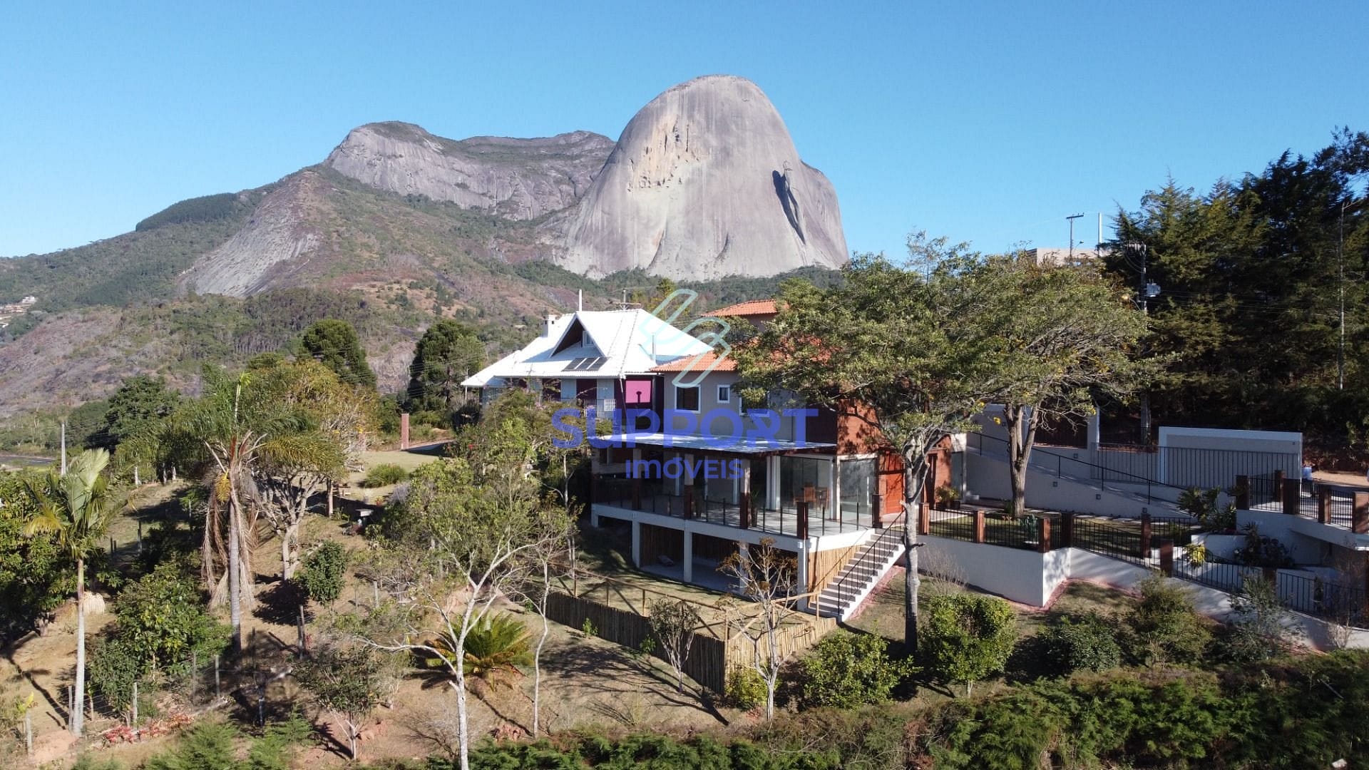 Casa à venda com 6 quartos, 370m² - Foto 3