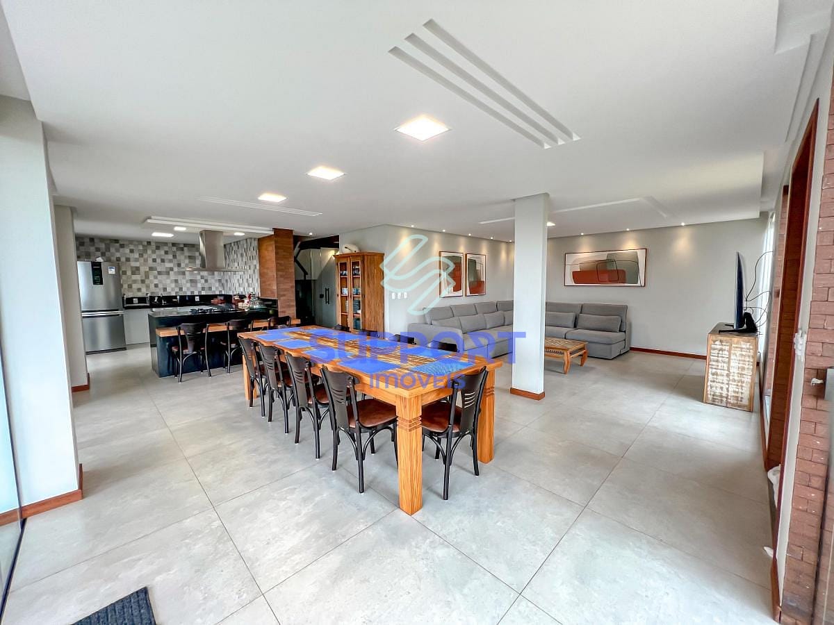 Casa à venda com 6 quartos, 370m² - Foto 17