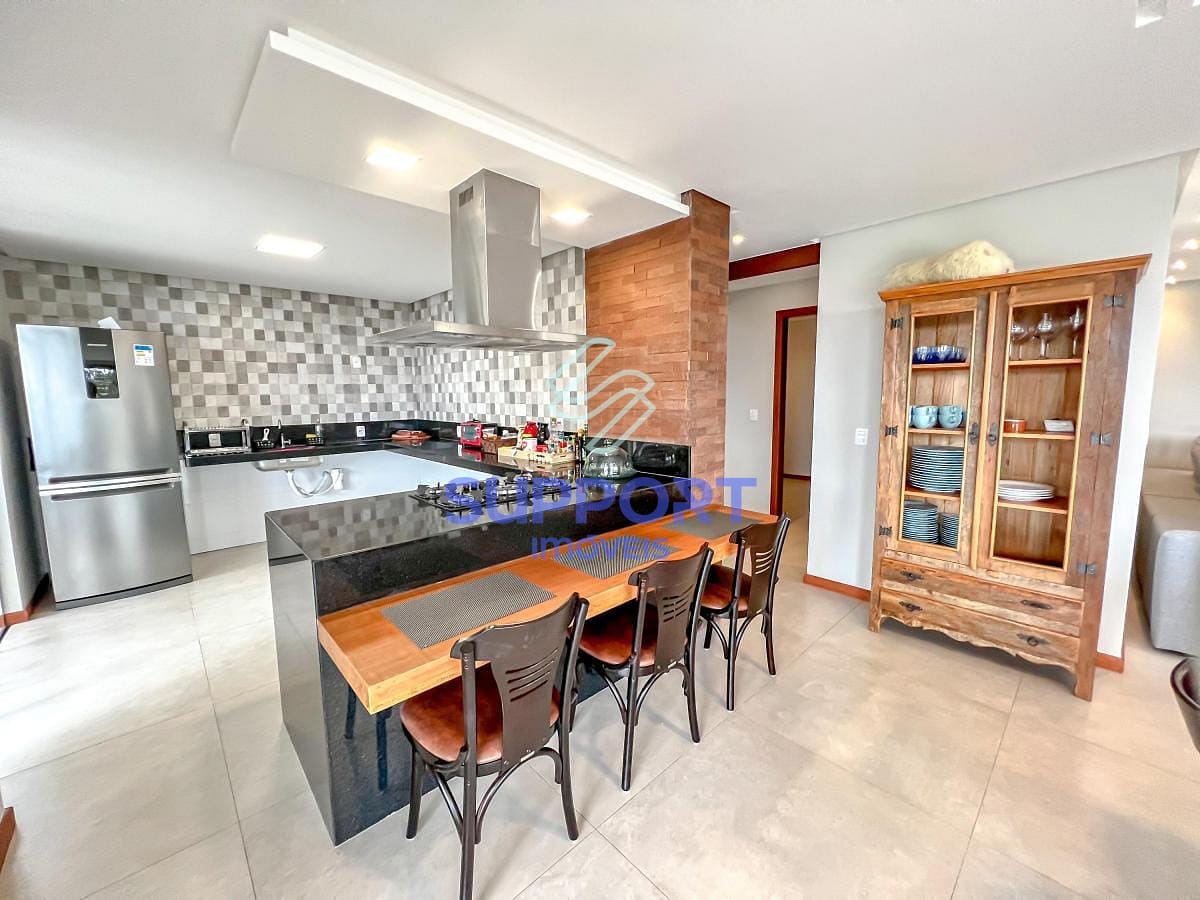 Casa à venda com 6 quartos, 370m² - Foto 19