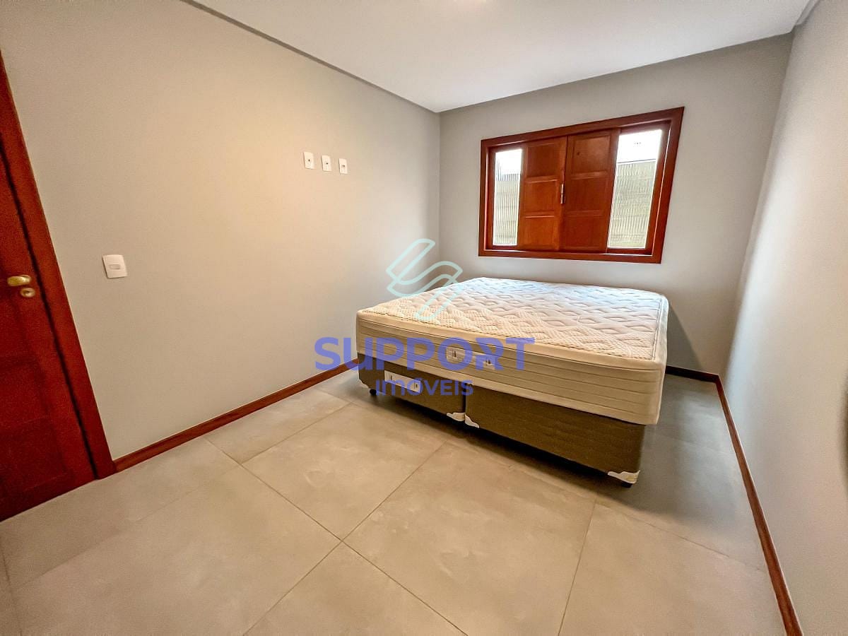 Casa à venda com 6 quartos, 370m² - Foto 31