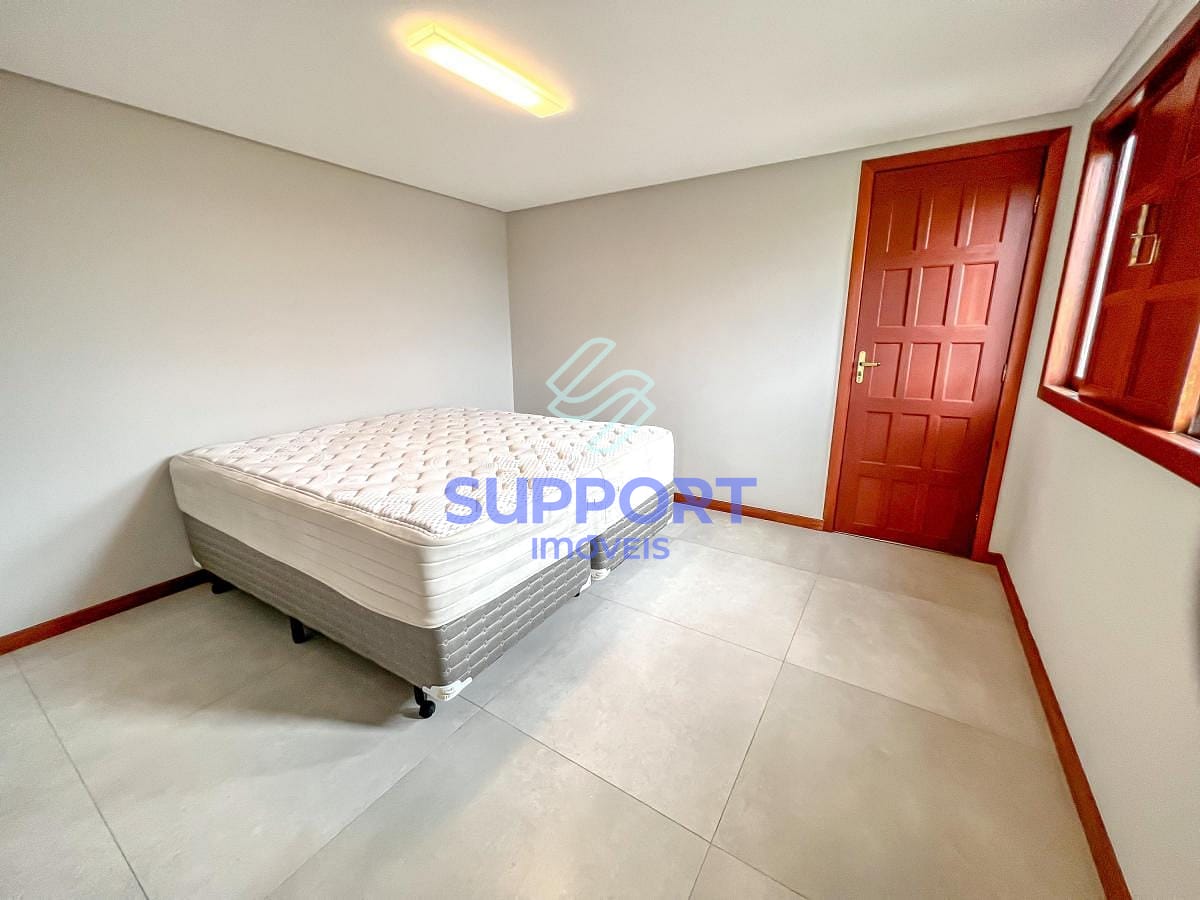 Casa à venda com 6 quartos, 370m² - Foto 35