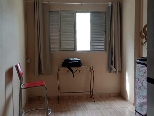 Casa com 216m² 2 quartos e 1 banheiro, à venda, no bairro Vila Santa Fé em Taubaté