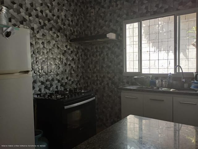 Casa com 216m² 2 quartos e 1 banheiro, à venda, no bairro Vila Santa Fé em Taubaté