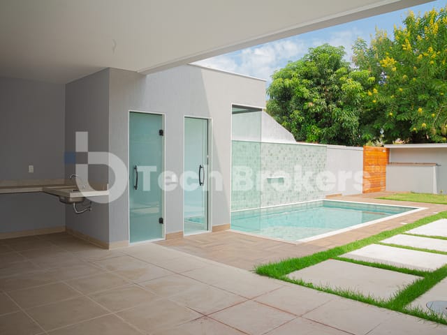 Casa com 350m² 4 quartos e 7 banheiros, à venda, no bairro Barra da Tijuca em Rio de Janeiro