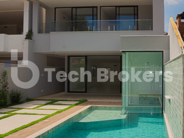 Casa com 350m² 4 quartos e 7 banheiros, à venda, no bairro Barra da Tijuca em Rio de Janeiro