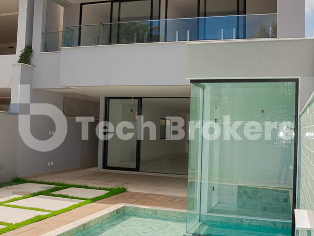 Casa com 350m² 4 quartos e 7 banheiros, à venda, no bairro Barra da Tijuca em Rio de Janeiro