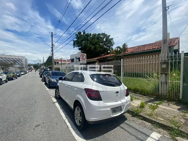 Casa com 680m² 4 quartos e 2 banheiros, à venda, no bairro Jardim Maria Augusta em Taubaté