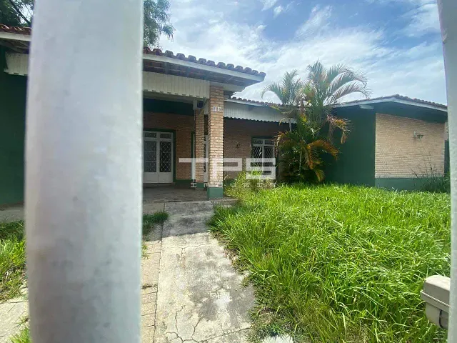 Casa com 680m² 4 quartos e 2 banheiros, à venda, no bairro Jardim Maria Augusta em Taubaté