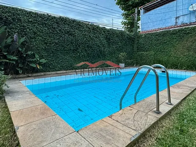 Casa com 360m² 3 quartos e 2 banheiros, à venda, no bairro Limoeiro em Volta Redonda