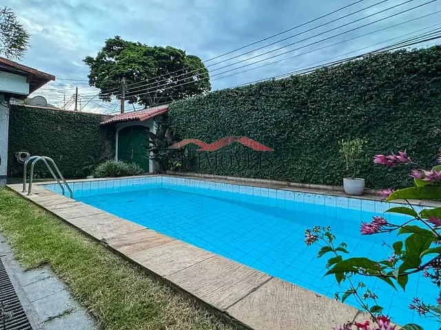 Casa com 360m² 3 quartos e 2 banheiros, à venda, no bairro Limoeiro em Volta Redonda