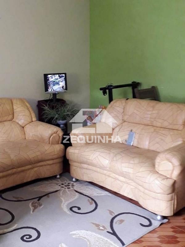 Casa à venda com 4 quartos, 150m² - Foto 3