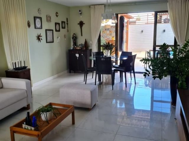 Casa com 275m² 3 quartos e 2 banheiros, à venda, no bairro Atalaia em Aracaju
