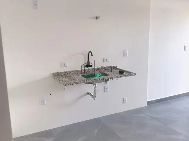 Casa com 153m² 2 quartos e 2 banheiros, à venda, no bairro Jardim Layr em Mogi das Cruzes