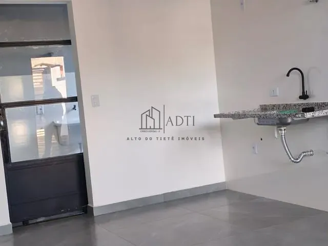 Casa com 153m² 2 quartos e 2 banheiros, à venda, no bairro Jardim Layr em Mogi das Cruzes