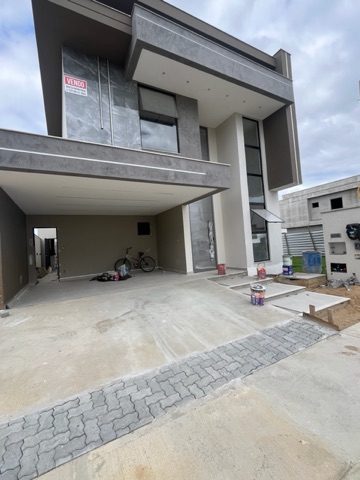 Casa com 207m² 4 quartos e 2 banheiros, à venda, no bairro Parque Tarcisio Miranda em Campos dos Goytacazes